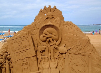 Sand sculpture by Etual.