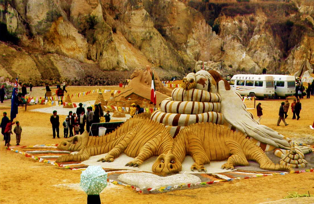 Dennis' sand  sculpture at China.